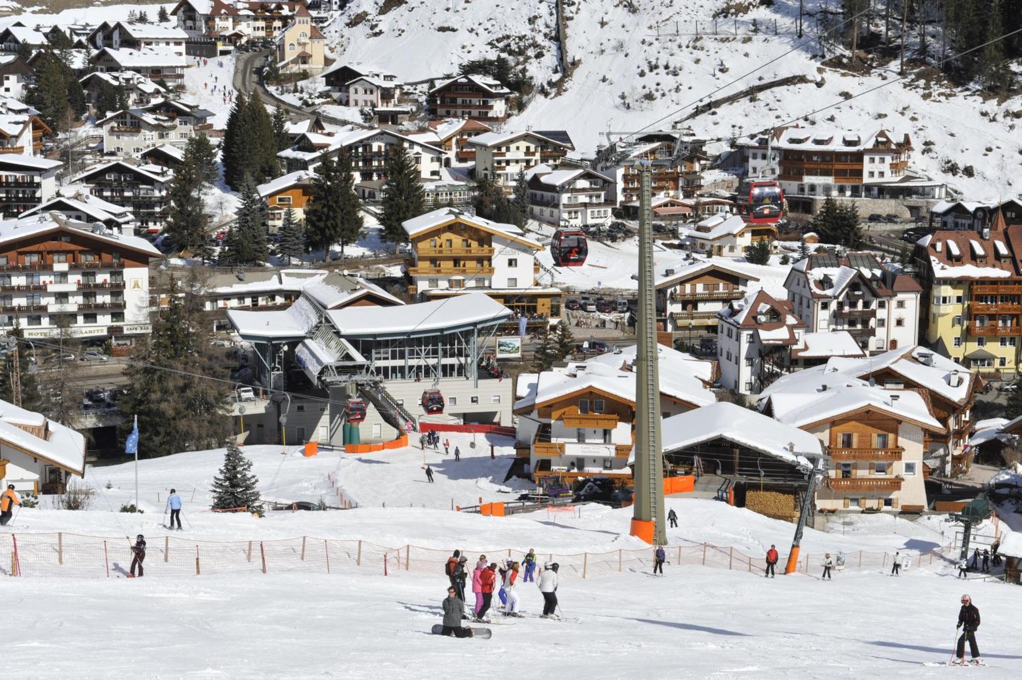 Hotel Europa Dolomites Sëlva Buitenkant foto