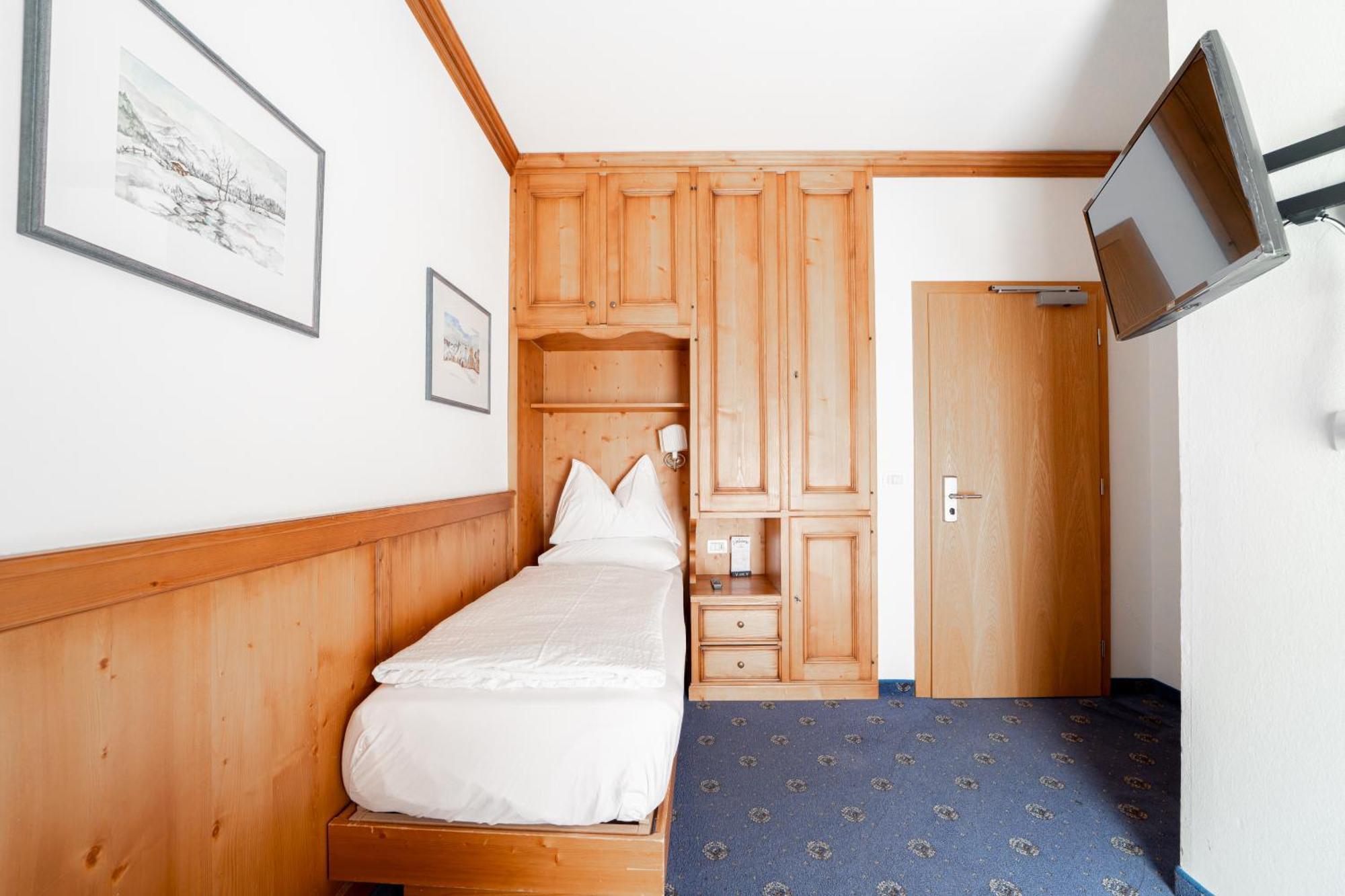 Hotel Europa Dolomites Sëlva Buitenkant foto
